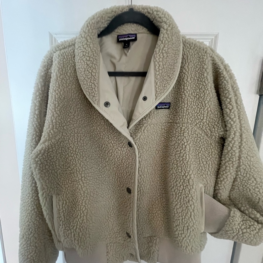 Patagonia Women's Cream Sherpa Snap Bomber Jacket